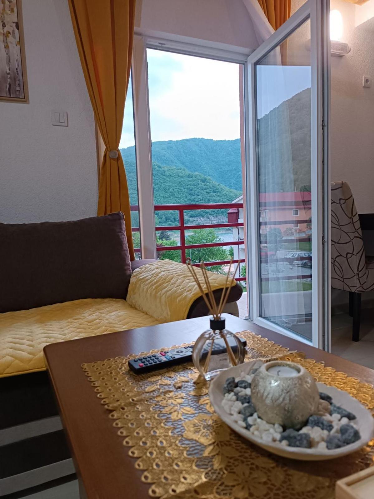 Apartmani Lena Plužine Eksteriør billede